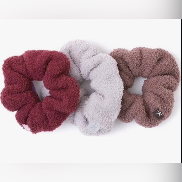 New Barefoot Dreams CozyChic® 3 Scrunchie - Picture 1 of 2